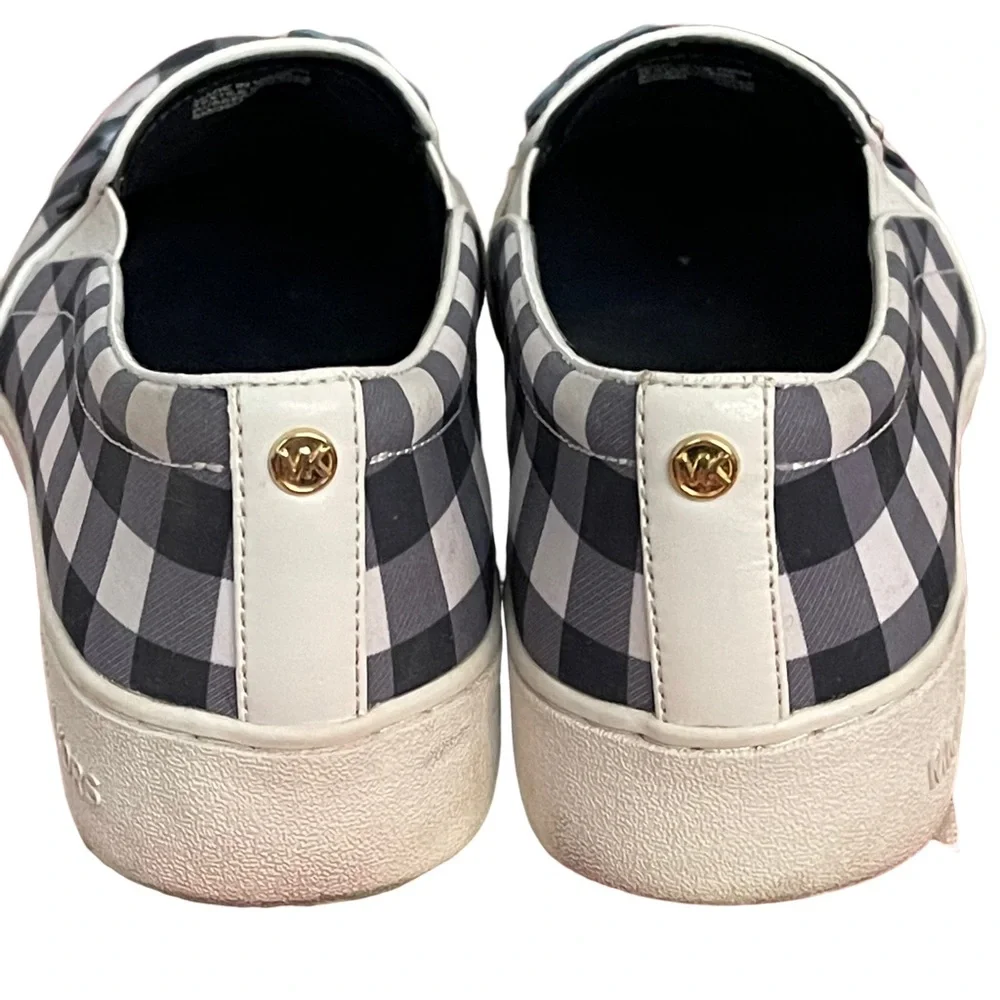 Michael Kors Navy Plaid Slip on With Daisy’s. Very Cute. Size 8